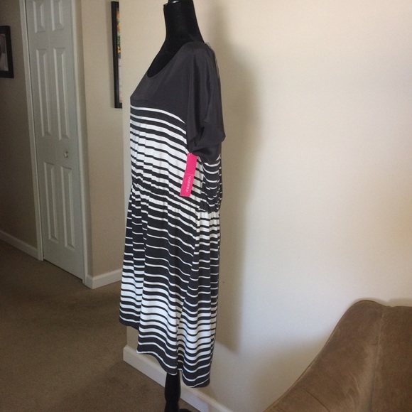 Xhilaration Dress - Picture 3 of 5